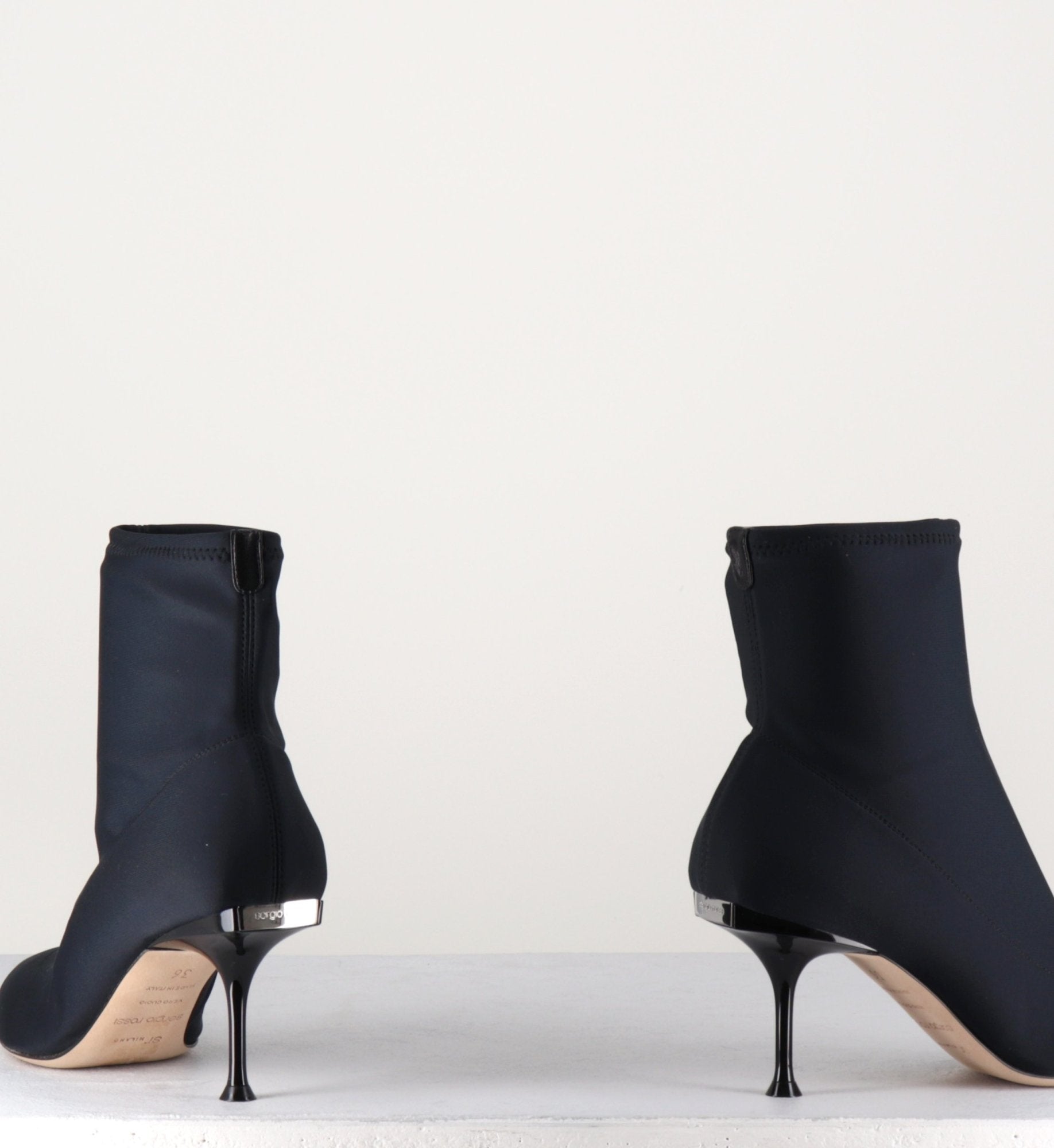 Bottines à bout pointu en stretch noir Sergio Rossi Milano - A81760