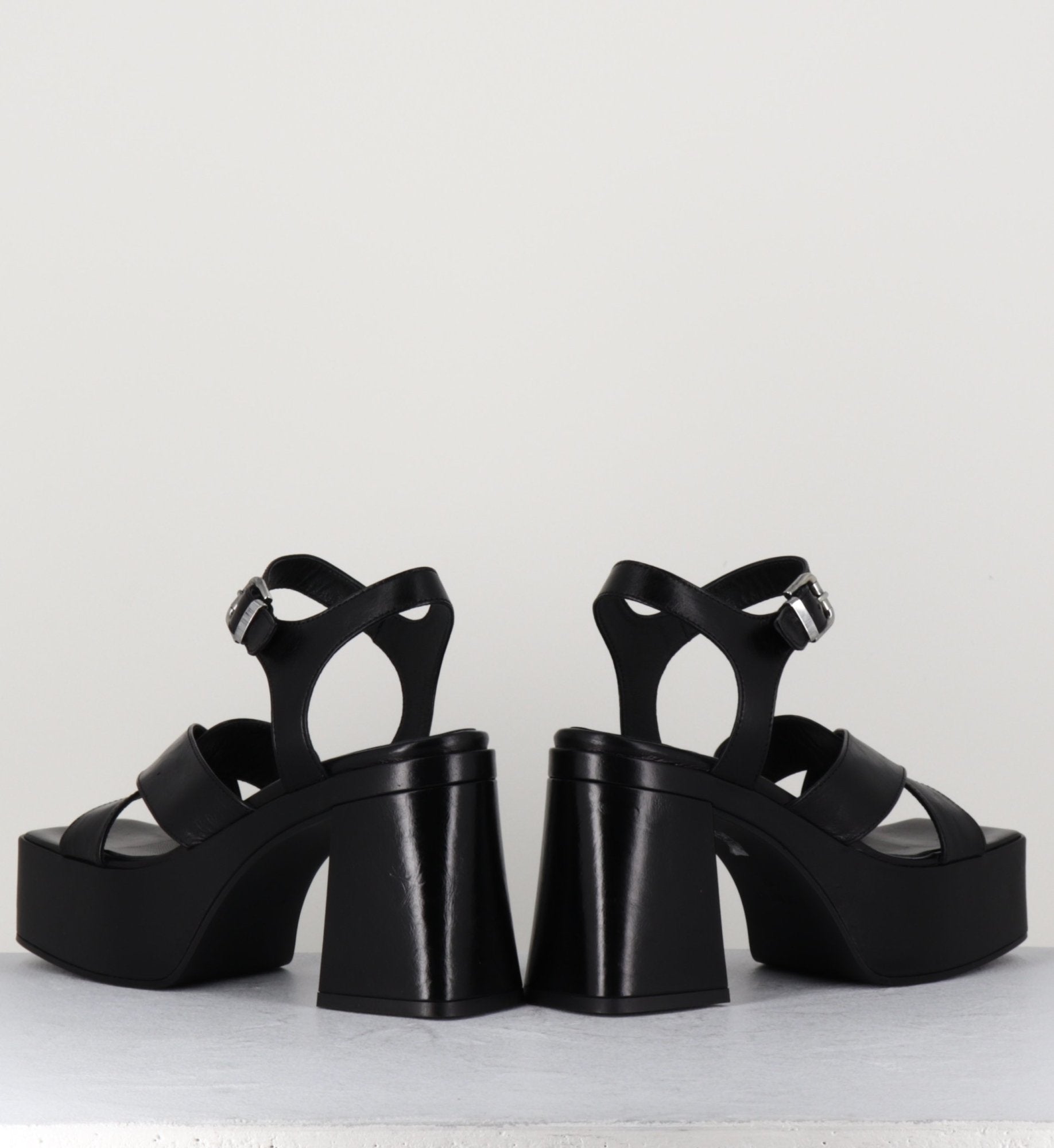 PE7637 NERO