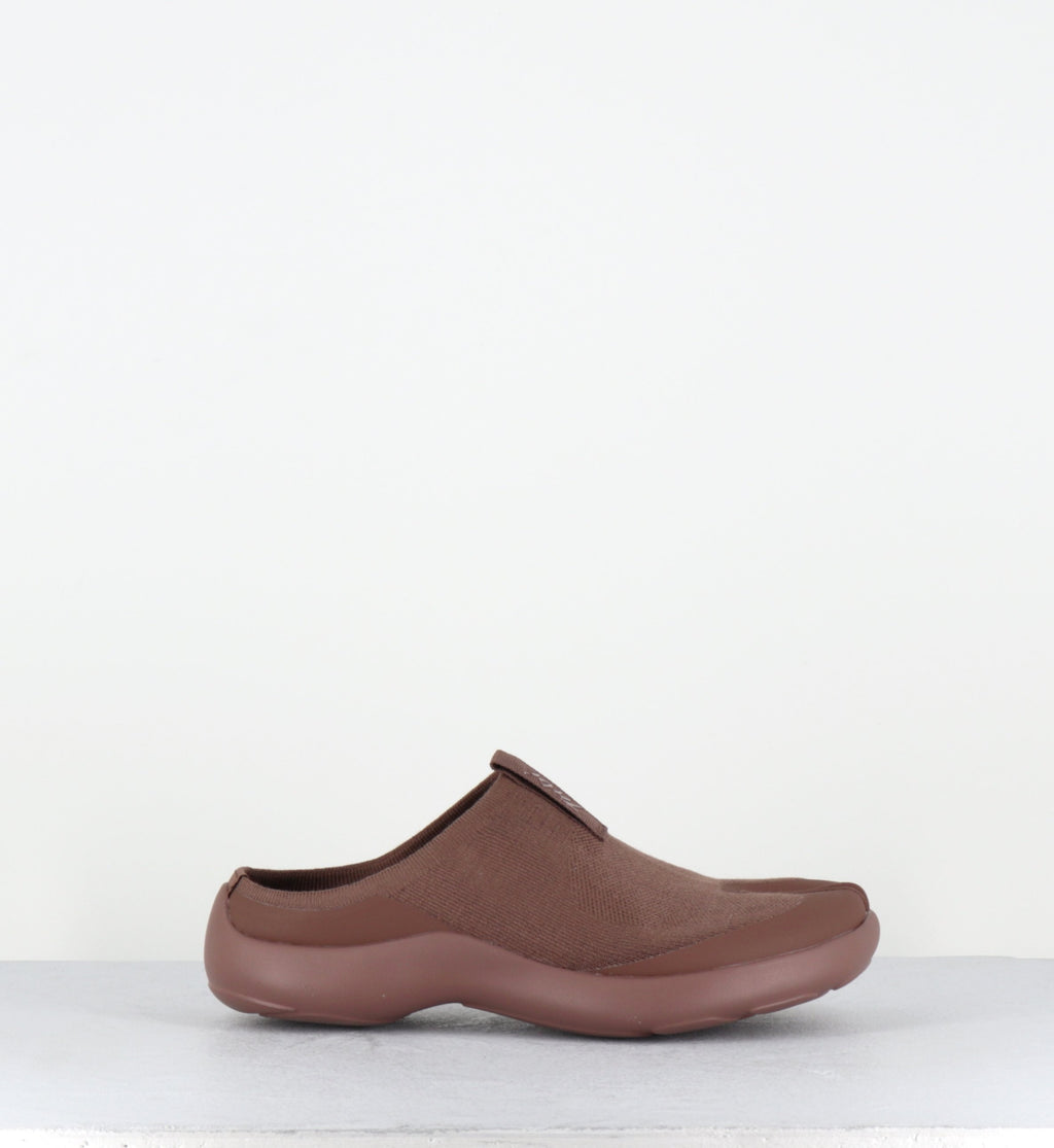 TABI MULES CHOCOLATE