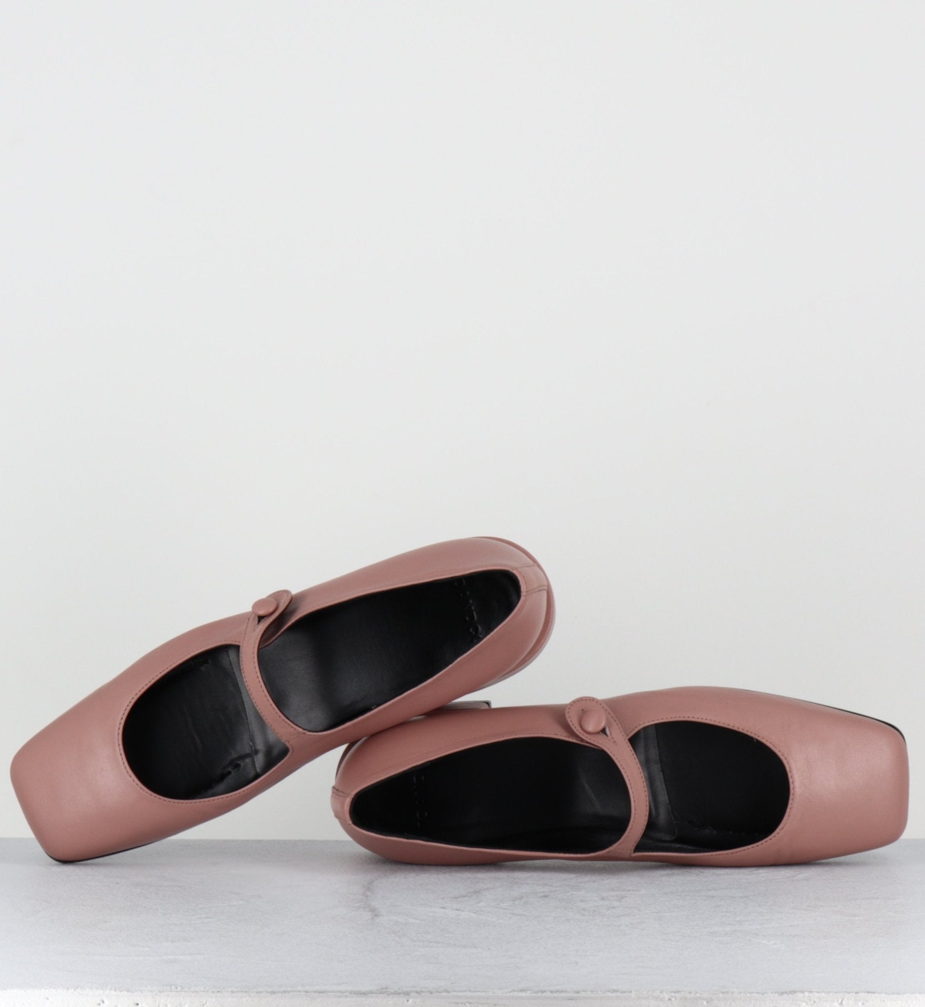 JANE NATURAL COWHIDE