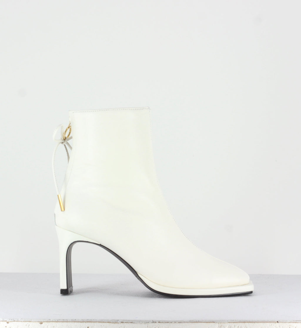 RIBBON SQUARE THIN BOOTS