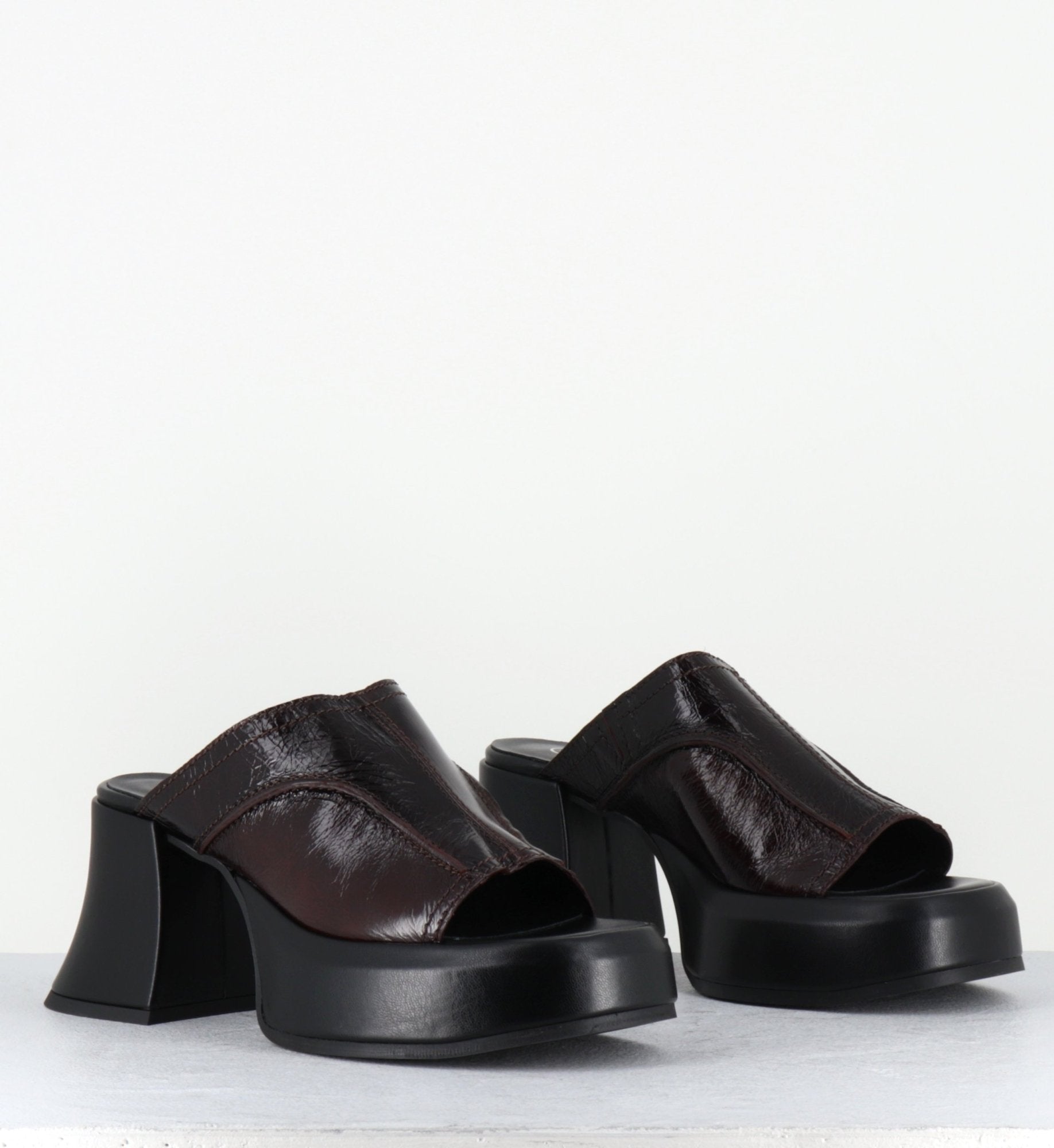 LOTA BROWN SANDAL
