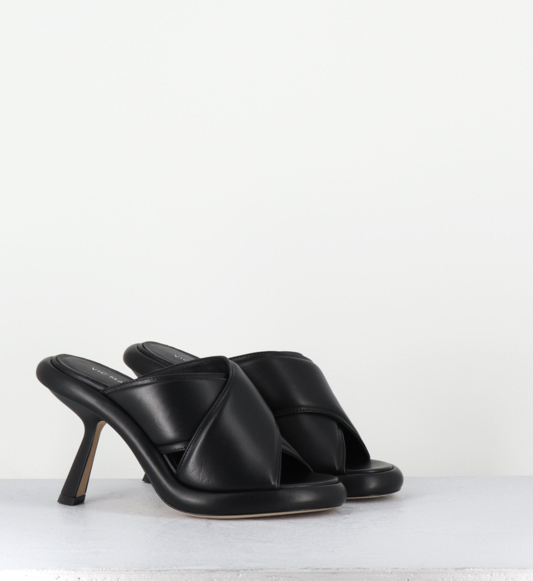 1C6950D BONBON BLACK