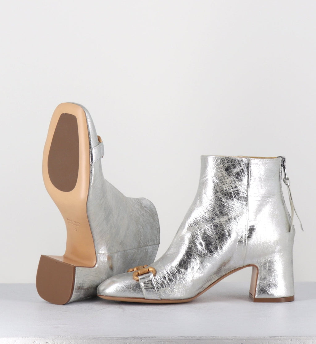 Q199 VINTAGE SILVER