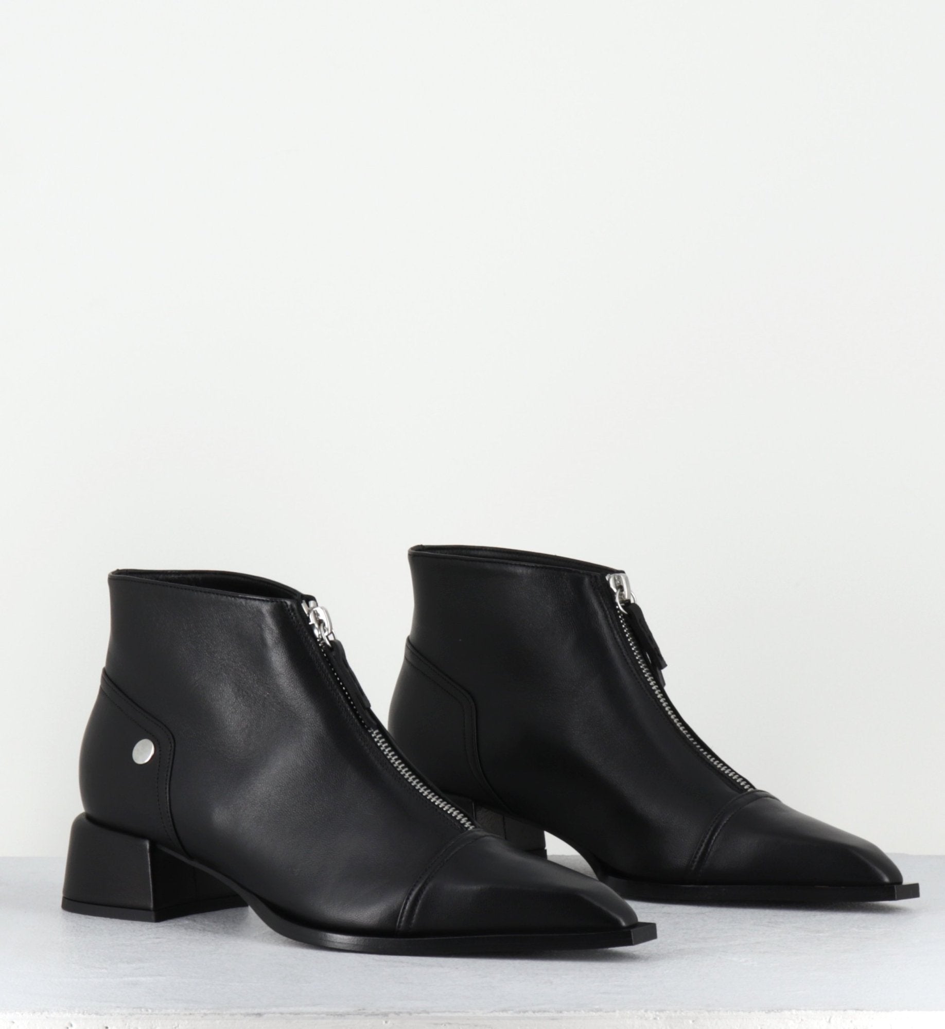 INE25 NAPPA NERO