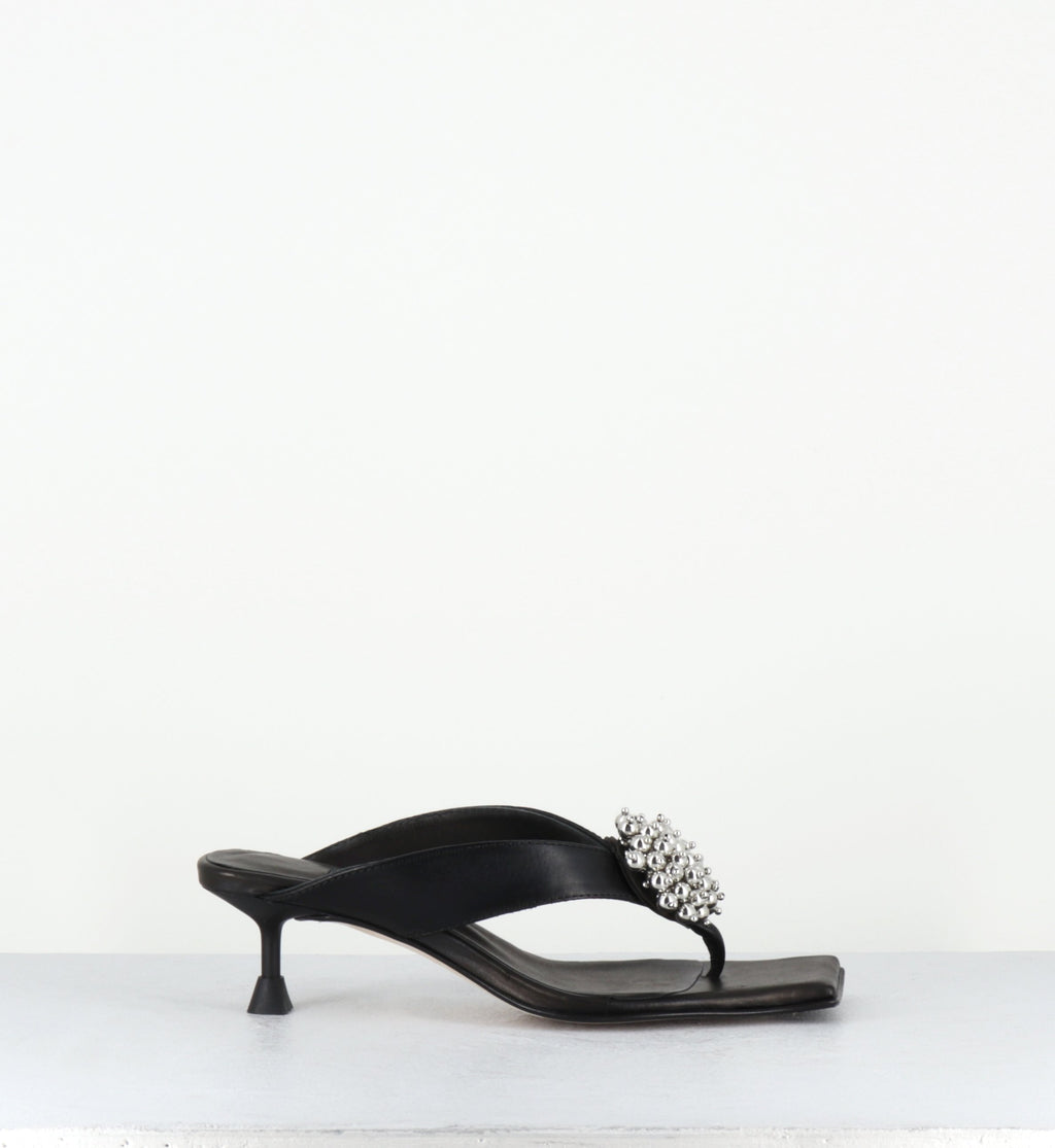 NARELA BLACK SANDAL