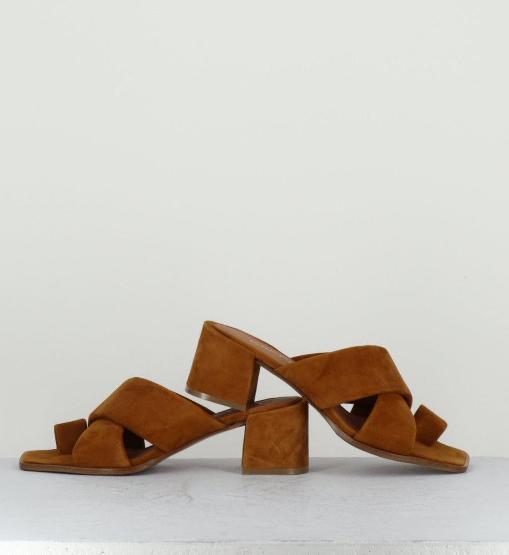 2348 CUOIO