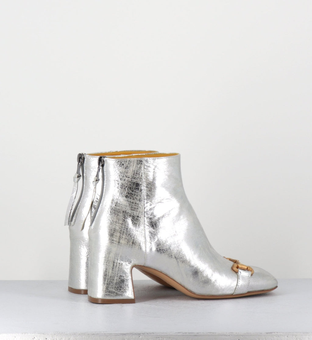 Q199 VINTAGE SILVER
