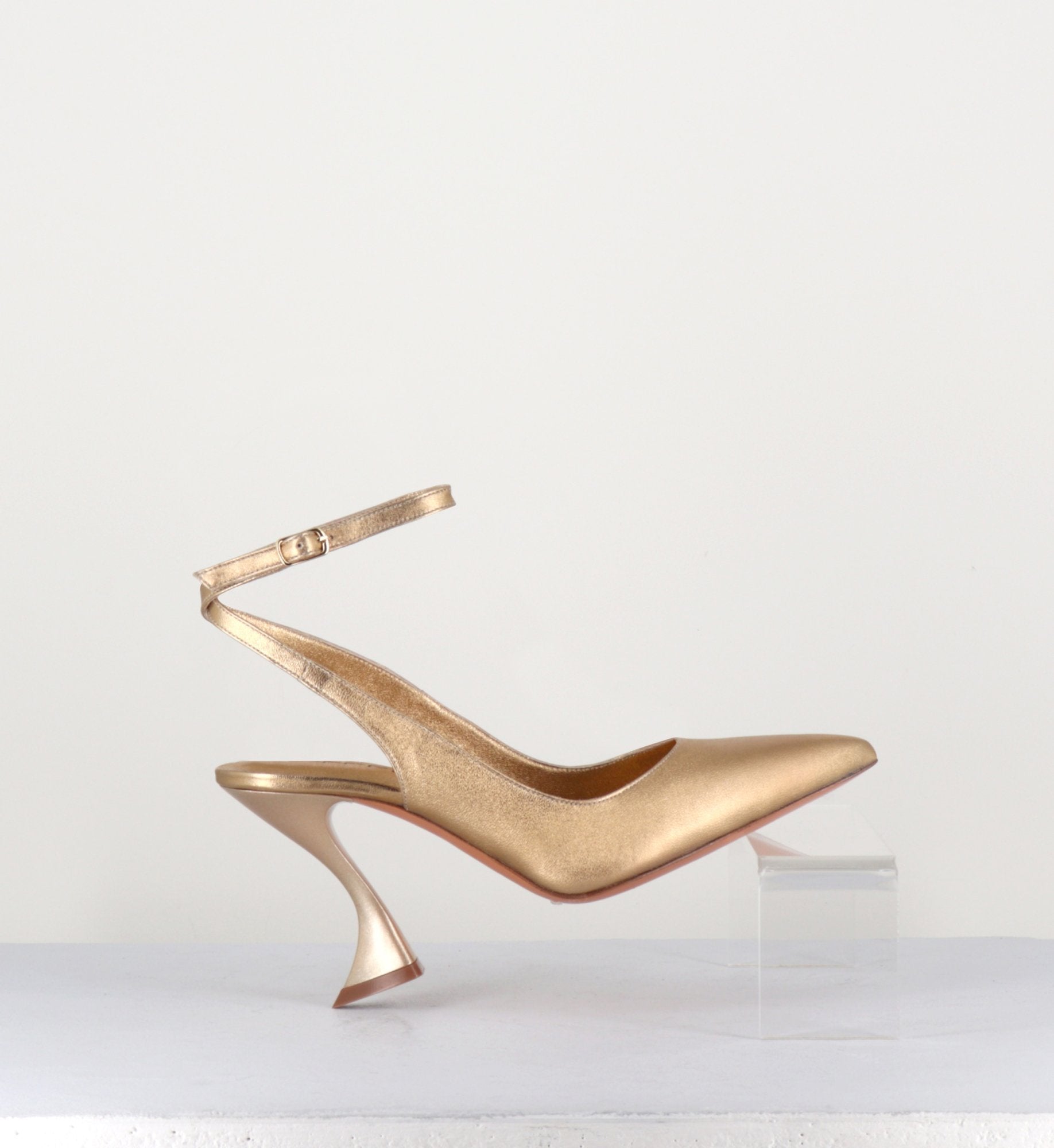 2616 WASH NUDE