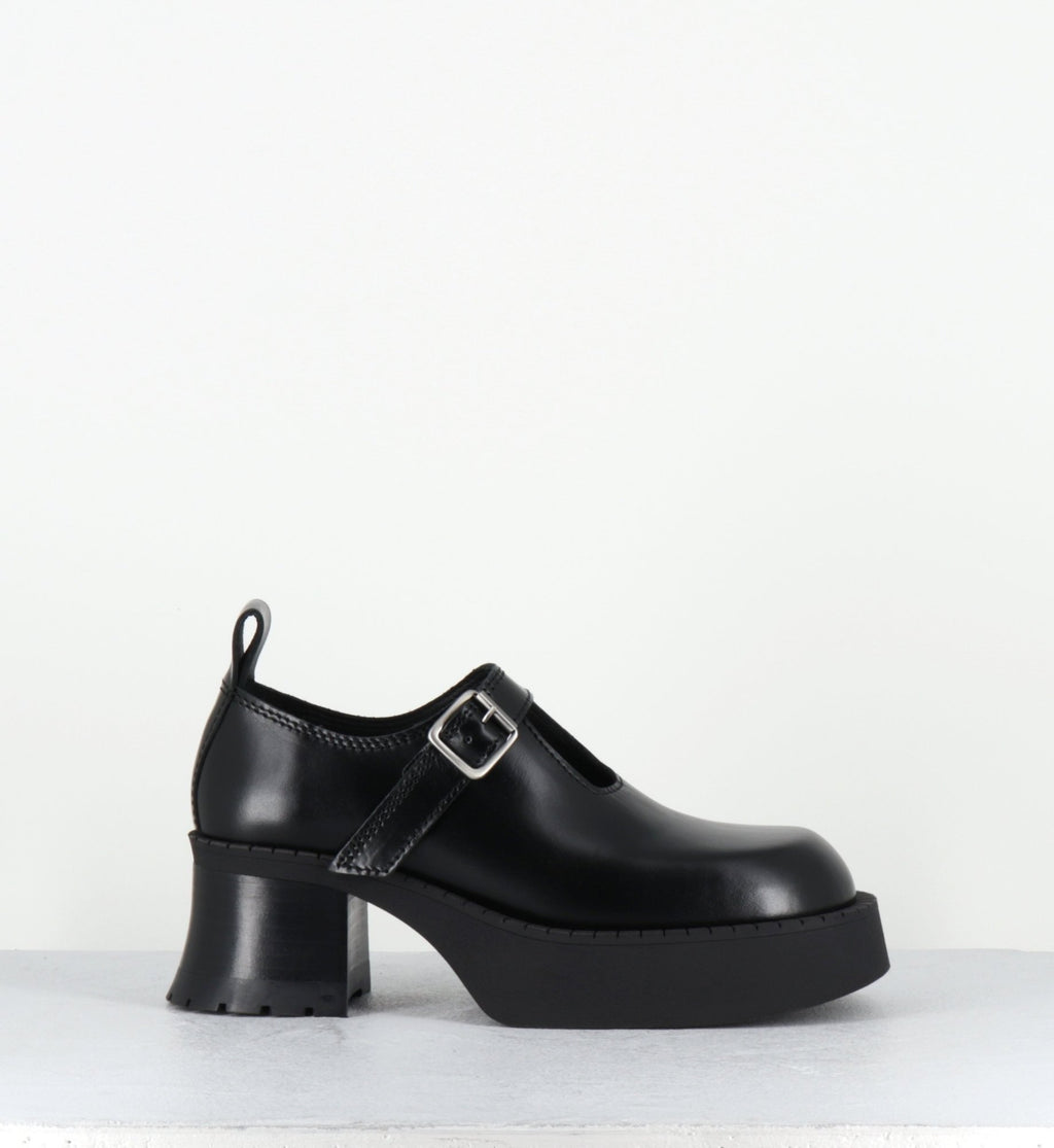 BIRGIT BLACK BROGUES