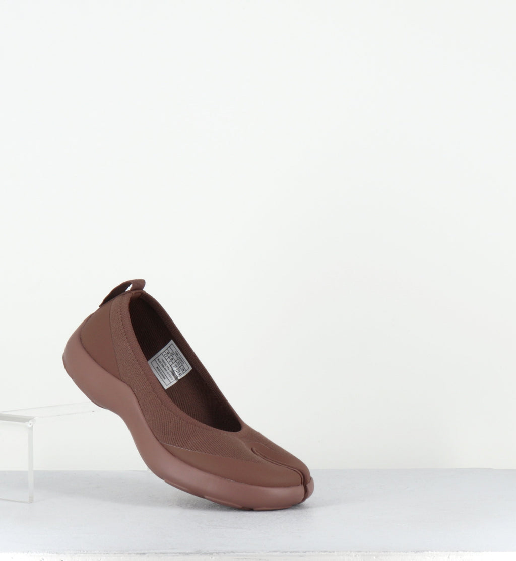 TABI BALLERINA CHOCOLATE