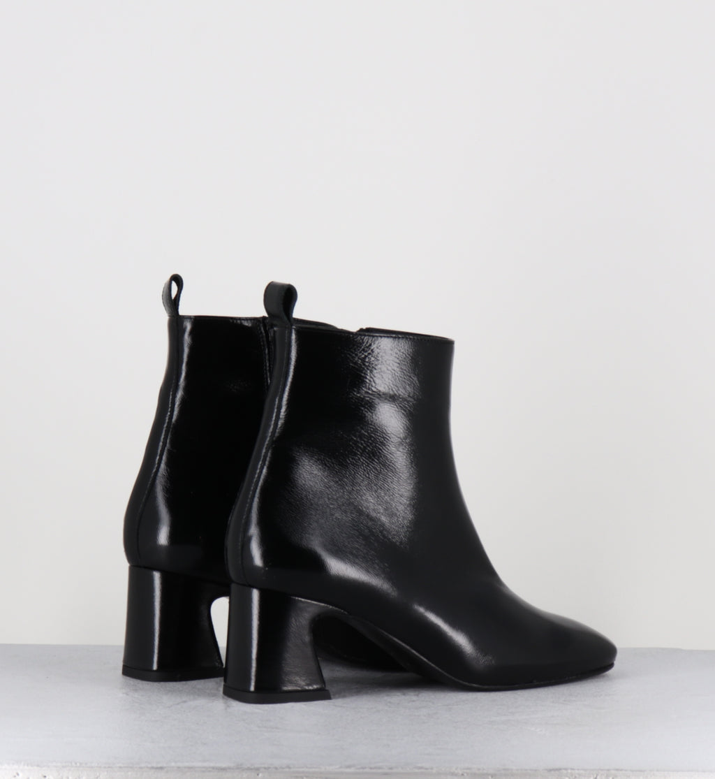 HELENINA VERLUX NERO