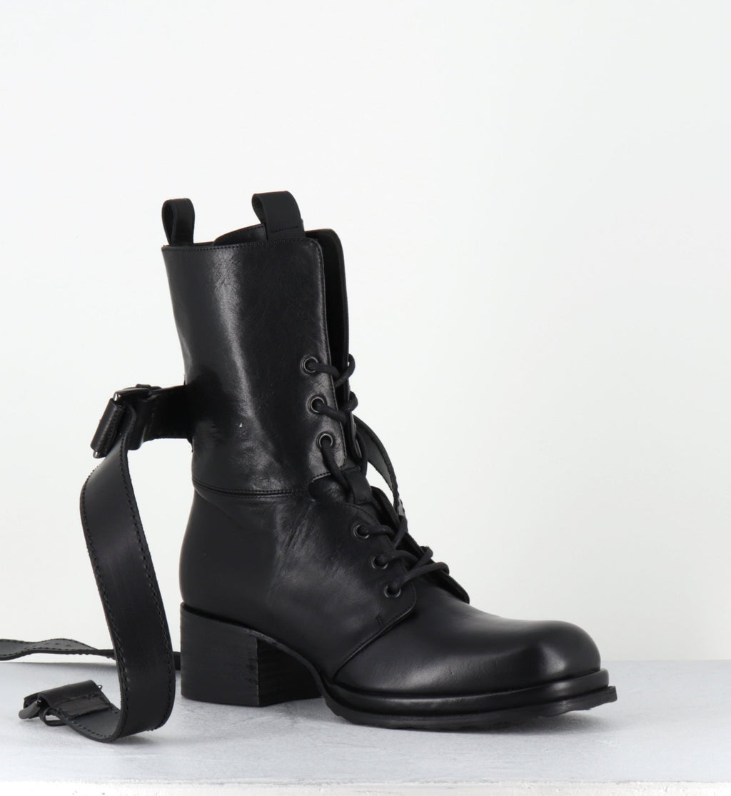 CUARON BLACK BOOT