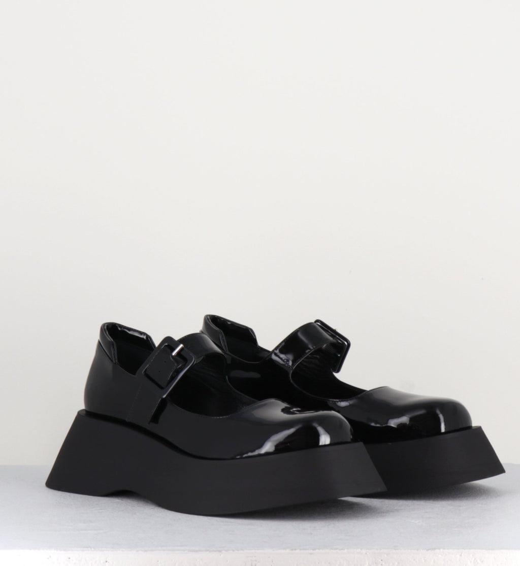 CORA VERNICE NERO