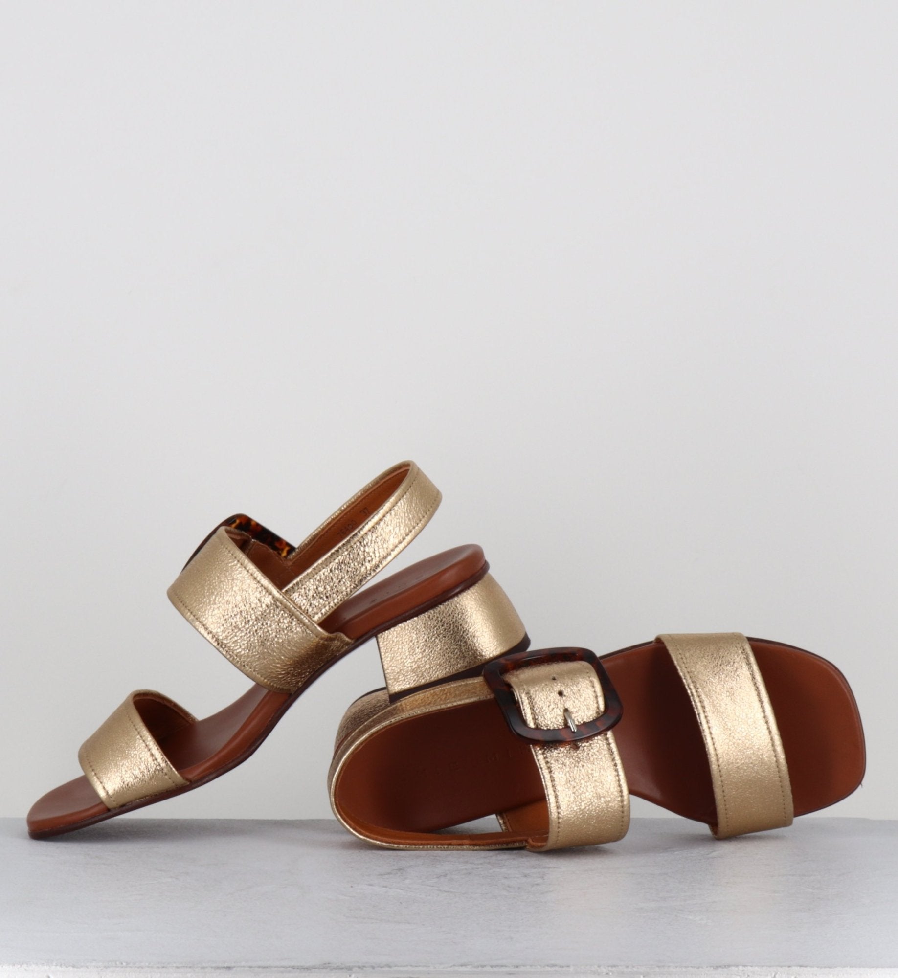 QUANDA46 AGNES PLATINO