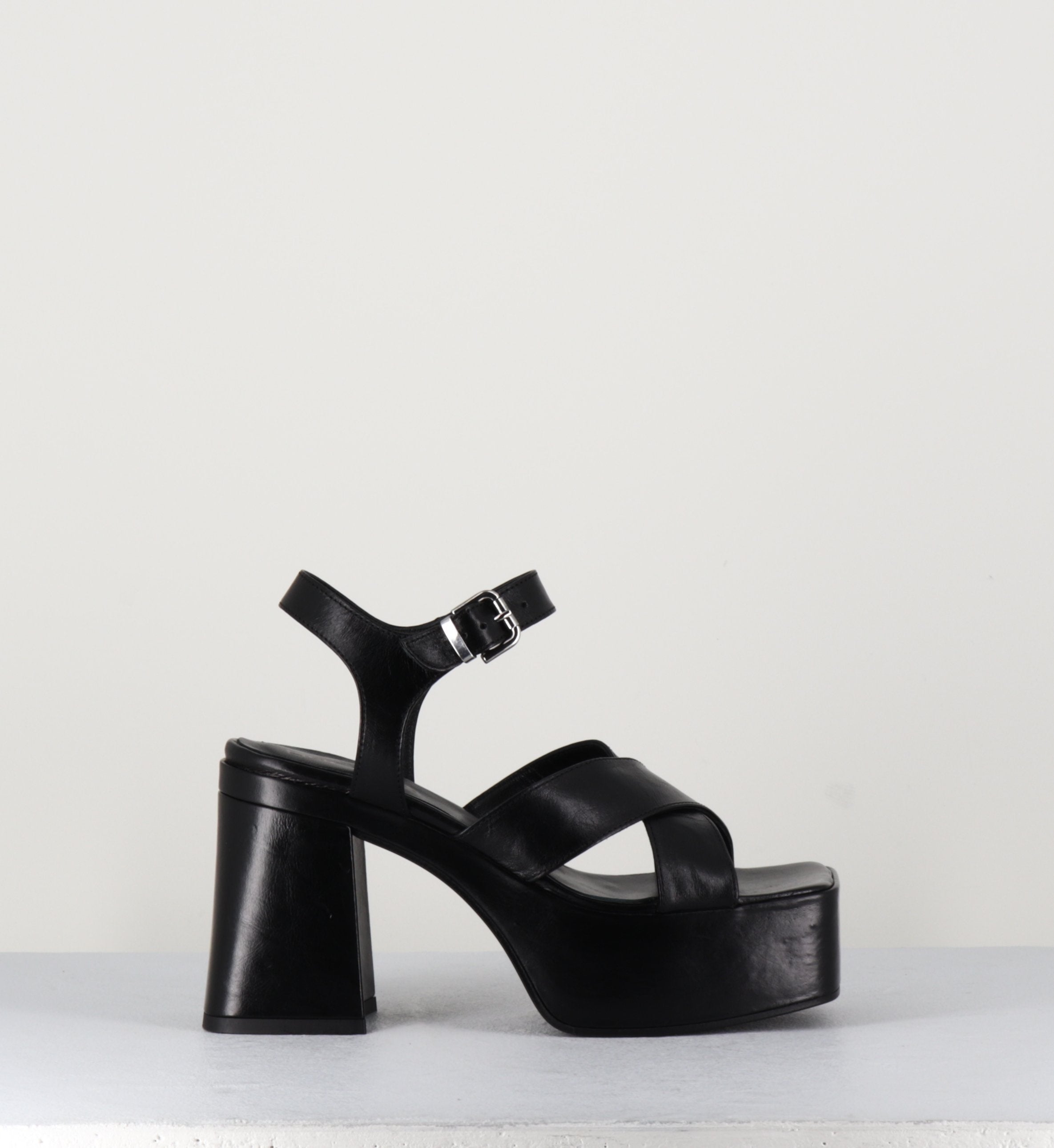 PE7637 NERO