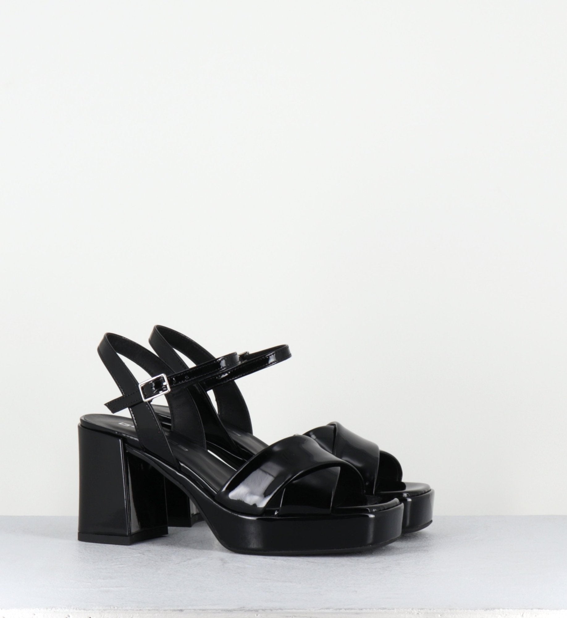 FEDA24 VERNICE NERO