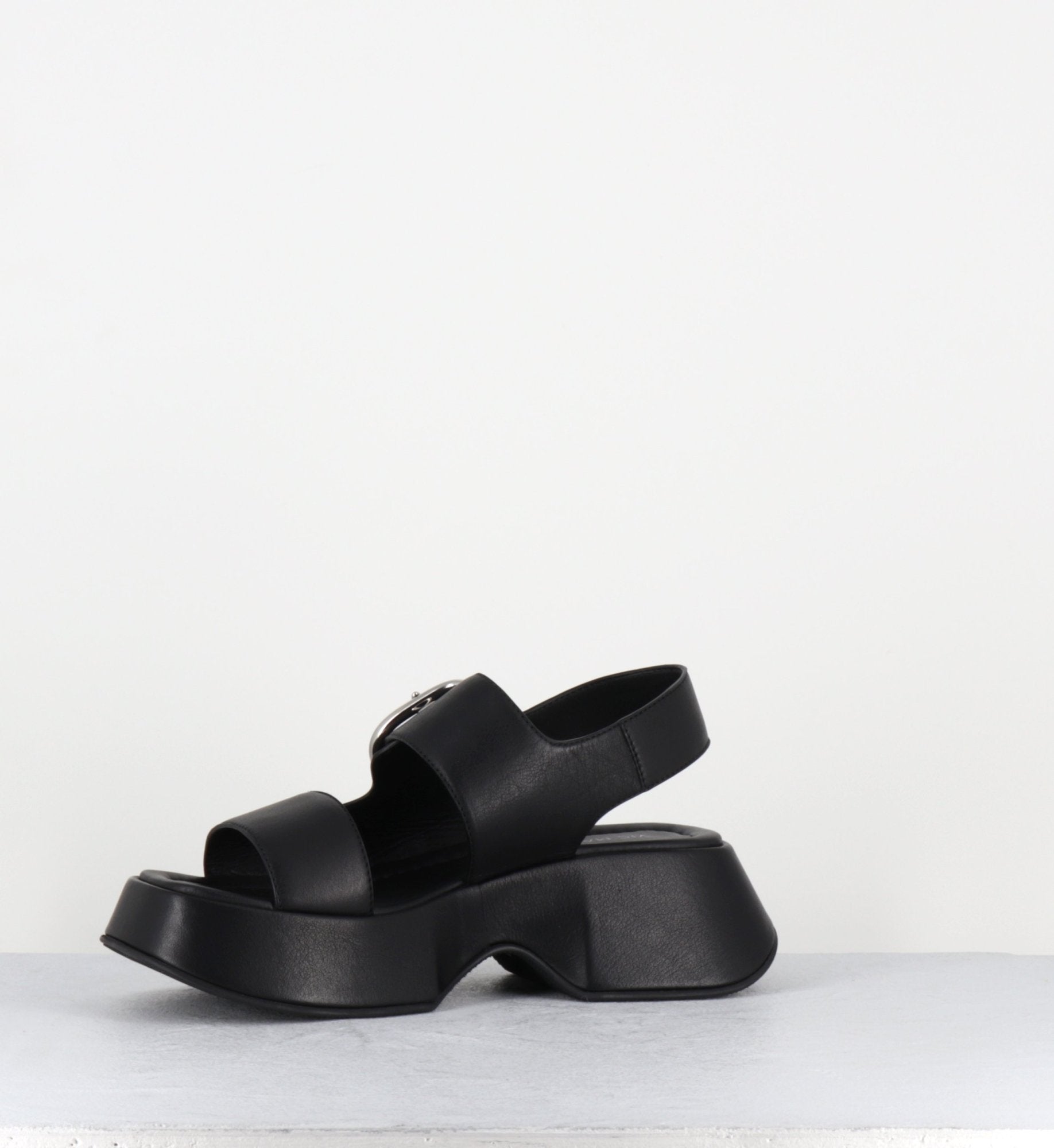 1E1500D TRAVEL BLACK