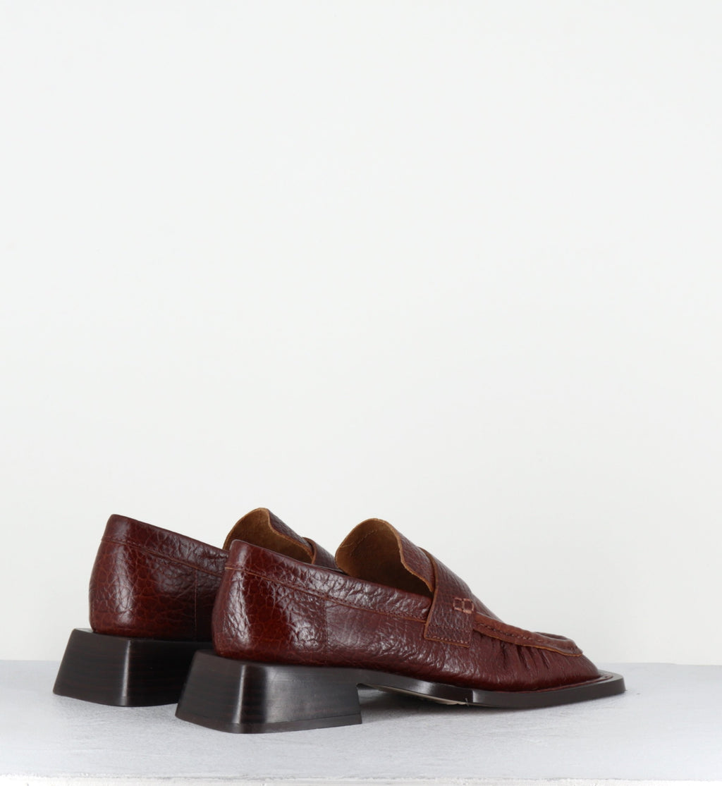 AIRI BROWN LOAFERS