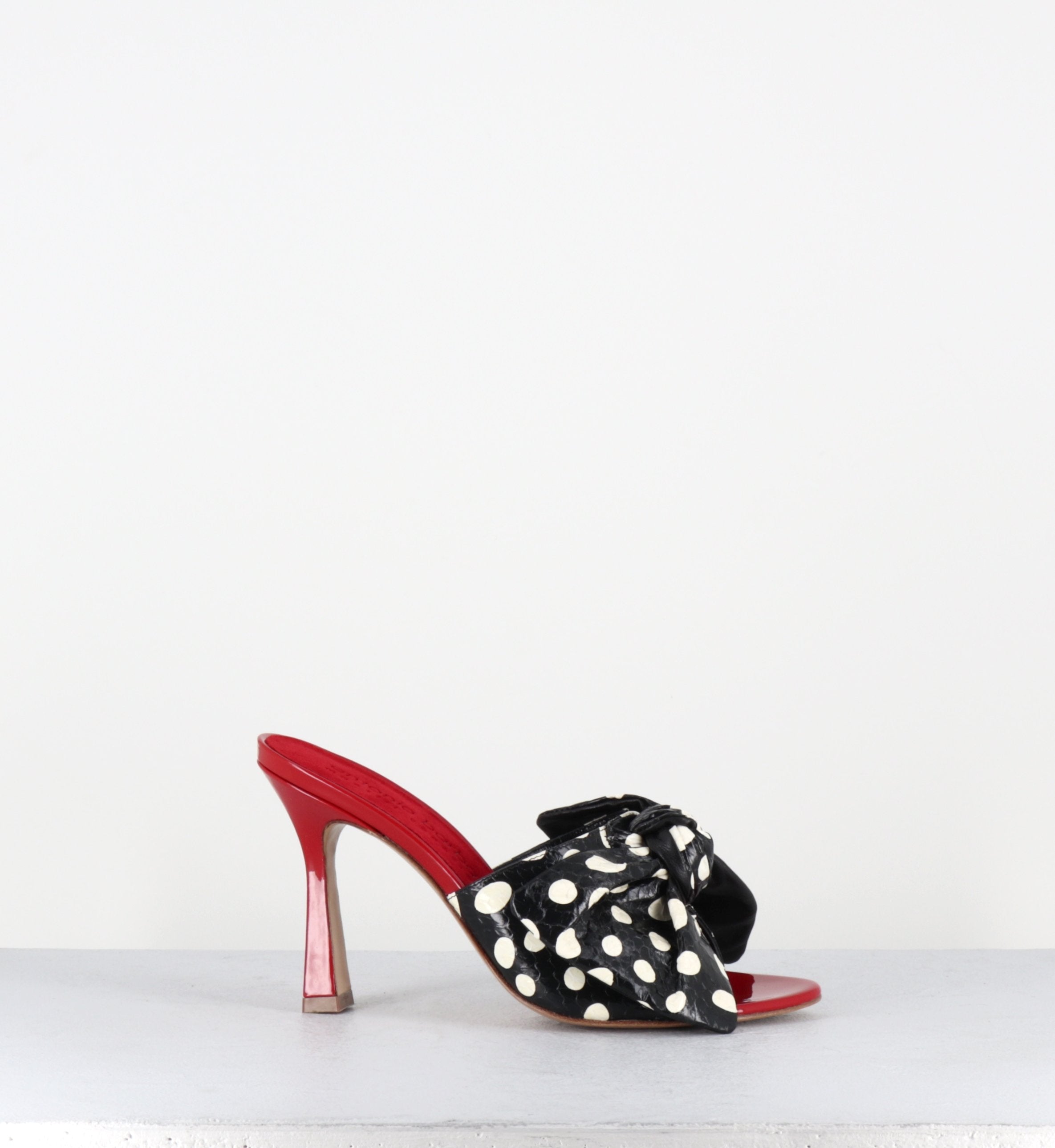 MJ1030 WHIPS NERO ROSSO