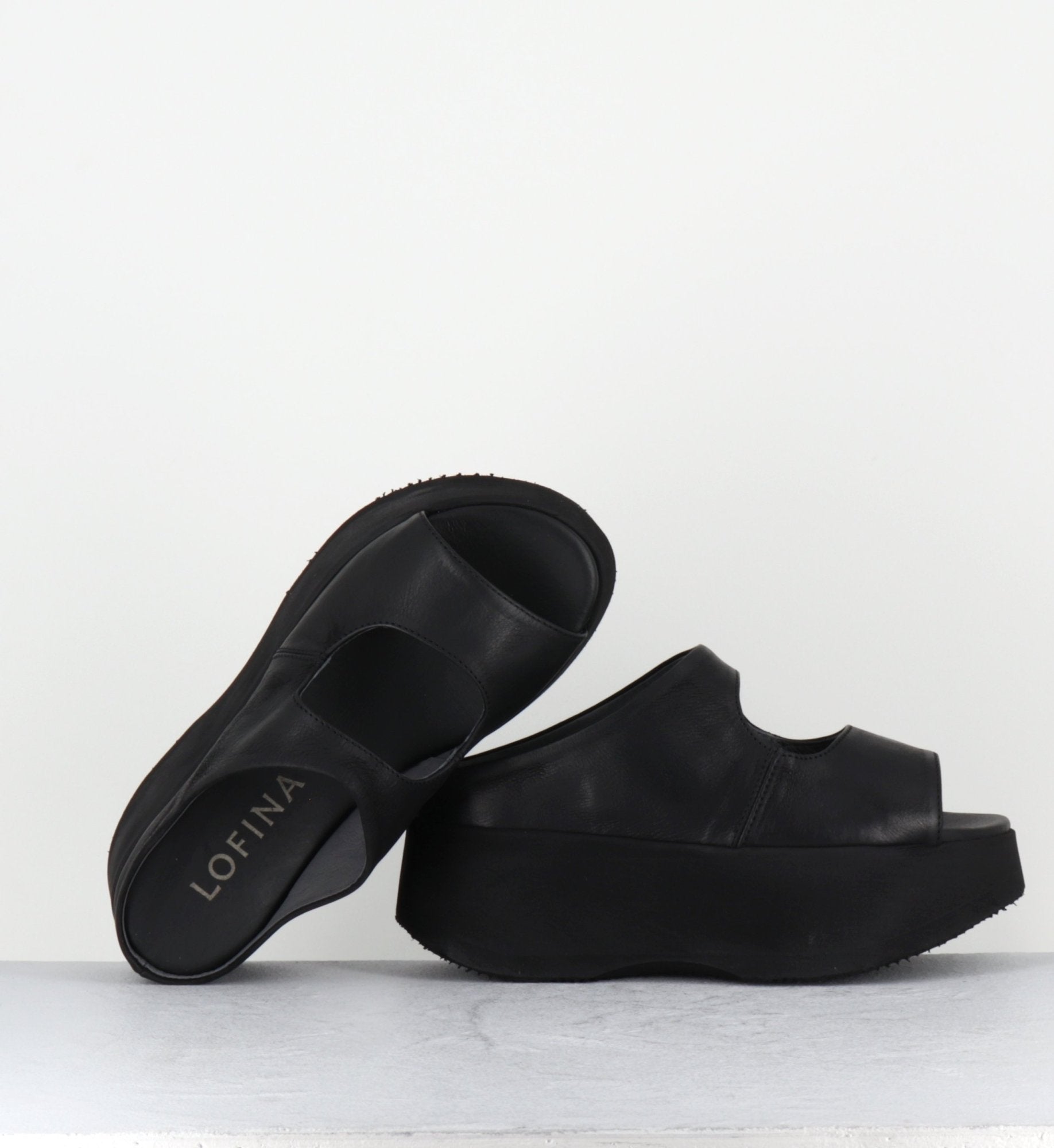 Mules compensées japonisantes en cuir noir 5121 GAS NERO