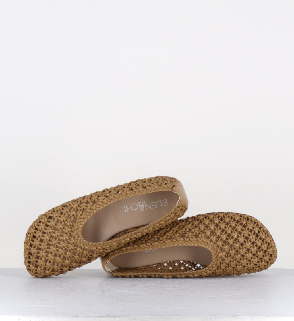 E4157 ISLAND CAMEL