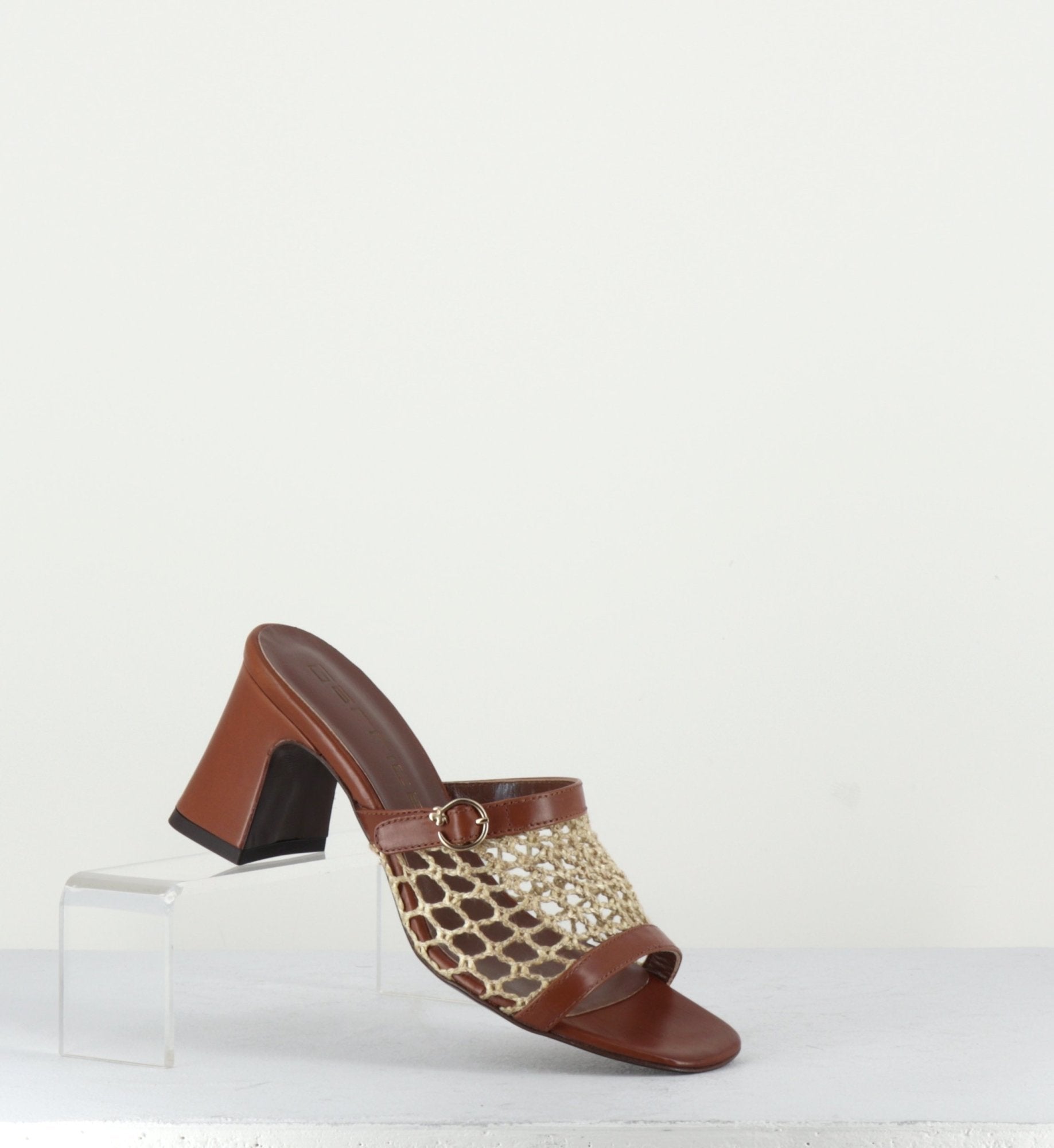 PE21037 CUOIO