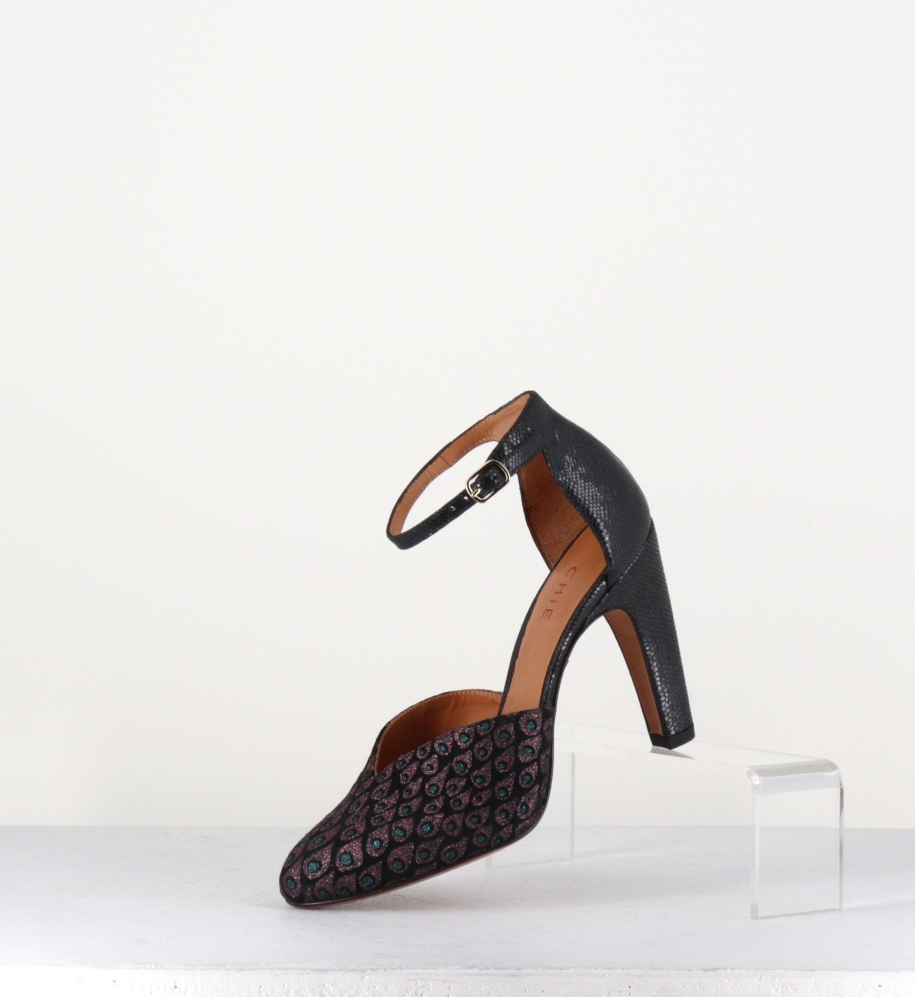 Escarpin talon haut et bride cheville DARI - Chie Mihara