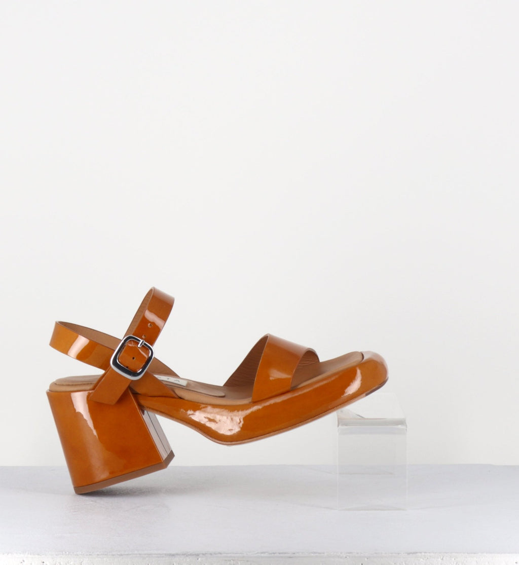BEVERLY CAMEL SANDALS