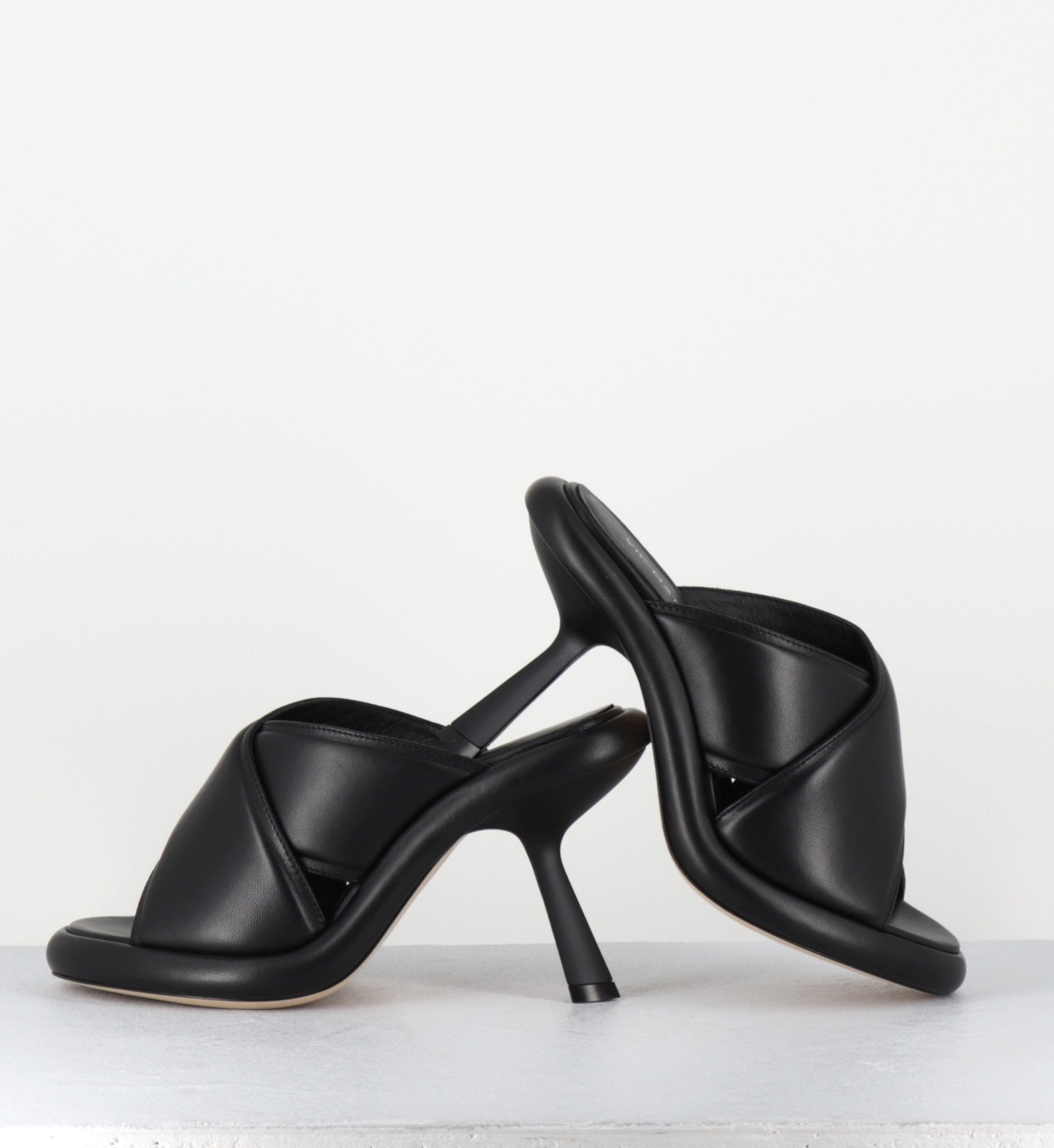 1C6950D BONBON BLACK