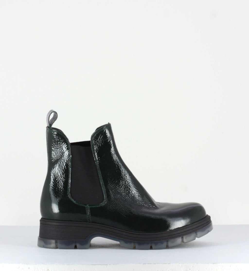 Bottines plate en cuir vernis vert foncé Sélection Garrice fru.it shoes - 5835V