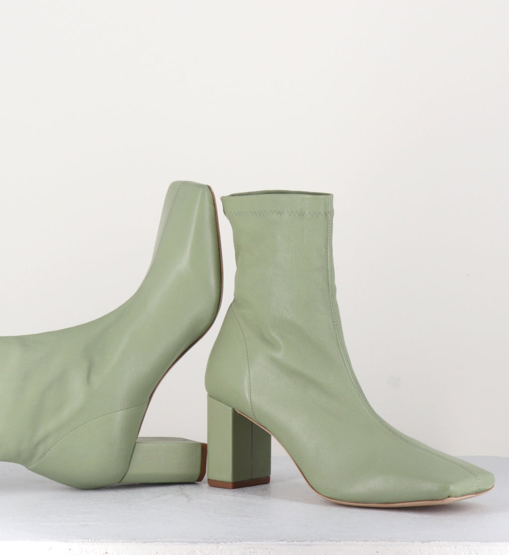 1A4352D LIGHT GREEN