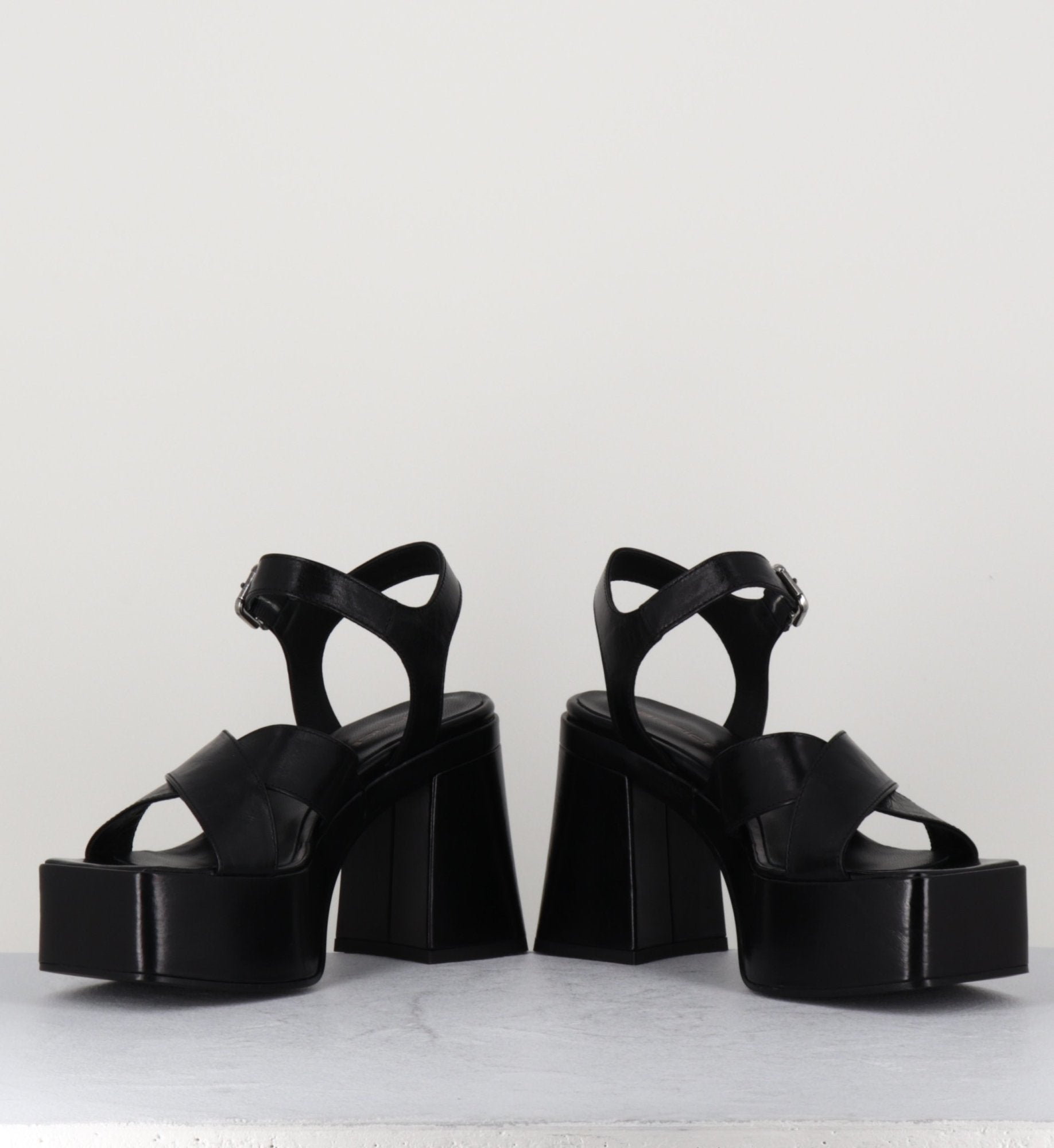PE7637 NERO