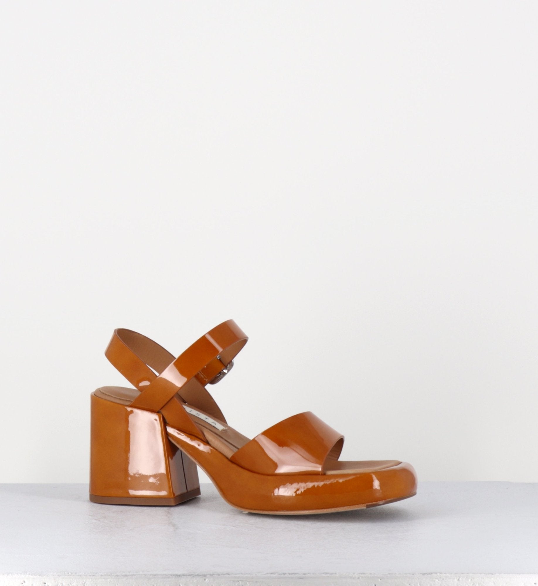 BEVERLY CAMEL SANDALS