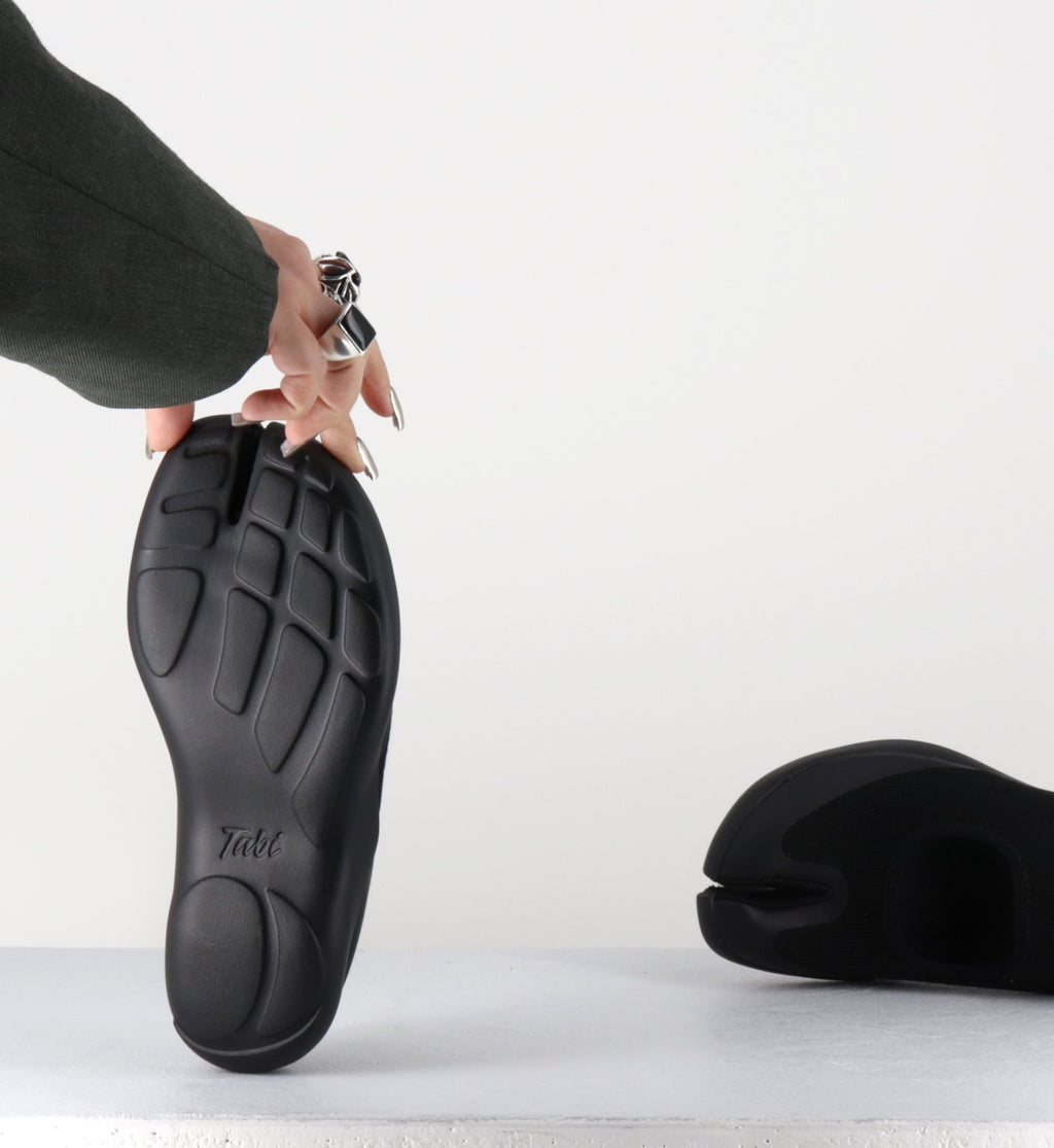 TABI MULE SANDAL BLACK