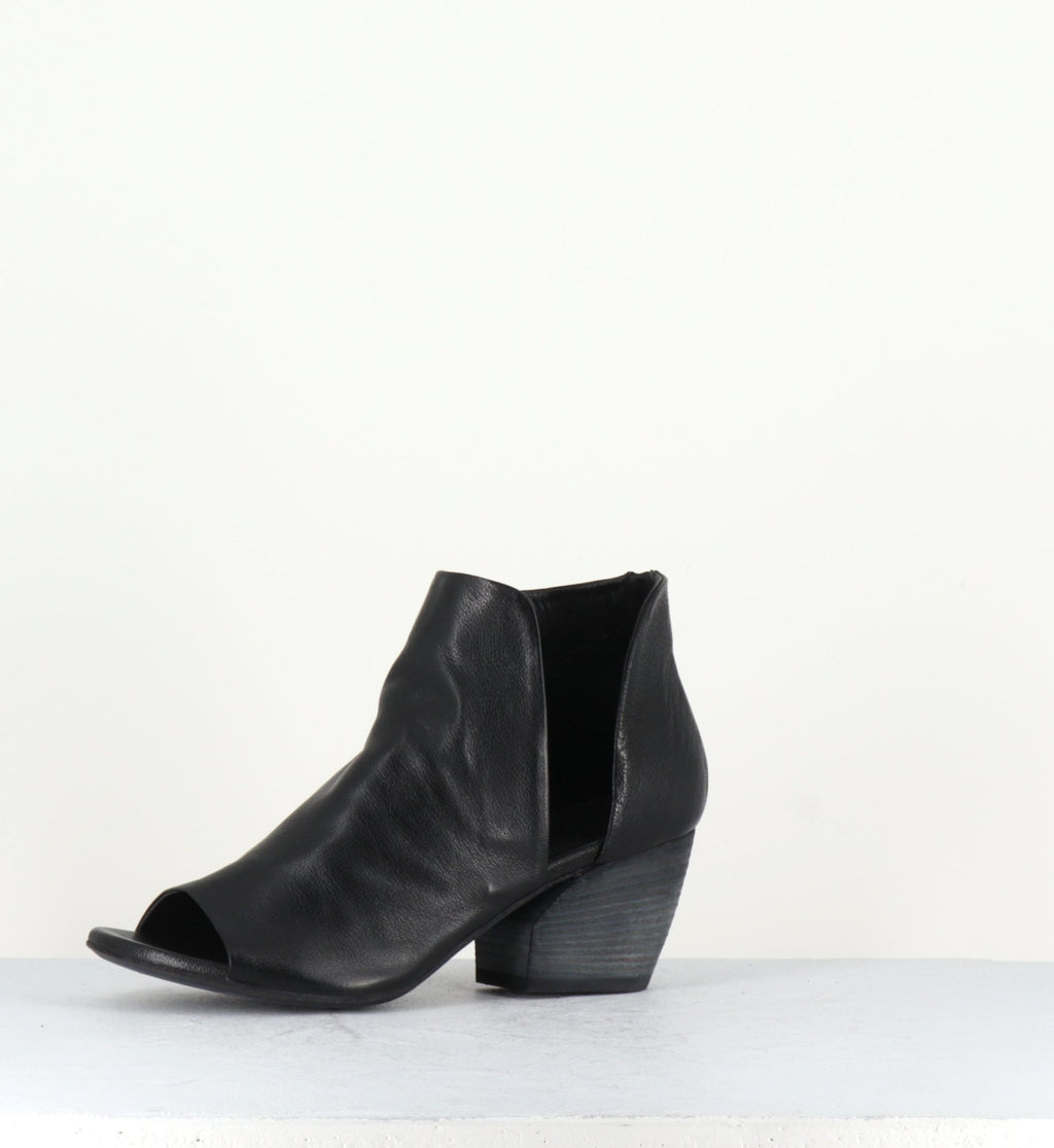 Bottines courtes à talons en cuir noir BLANC/012- Officine Creative