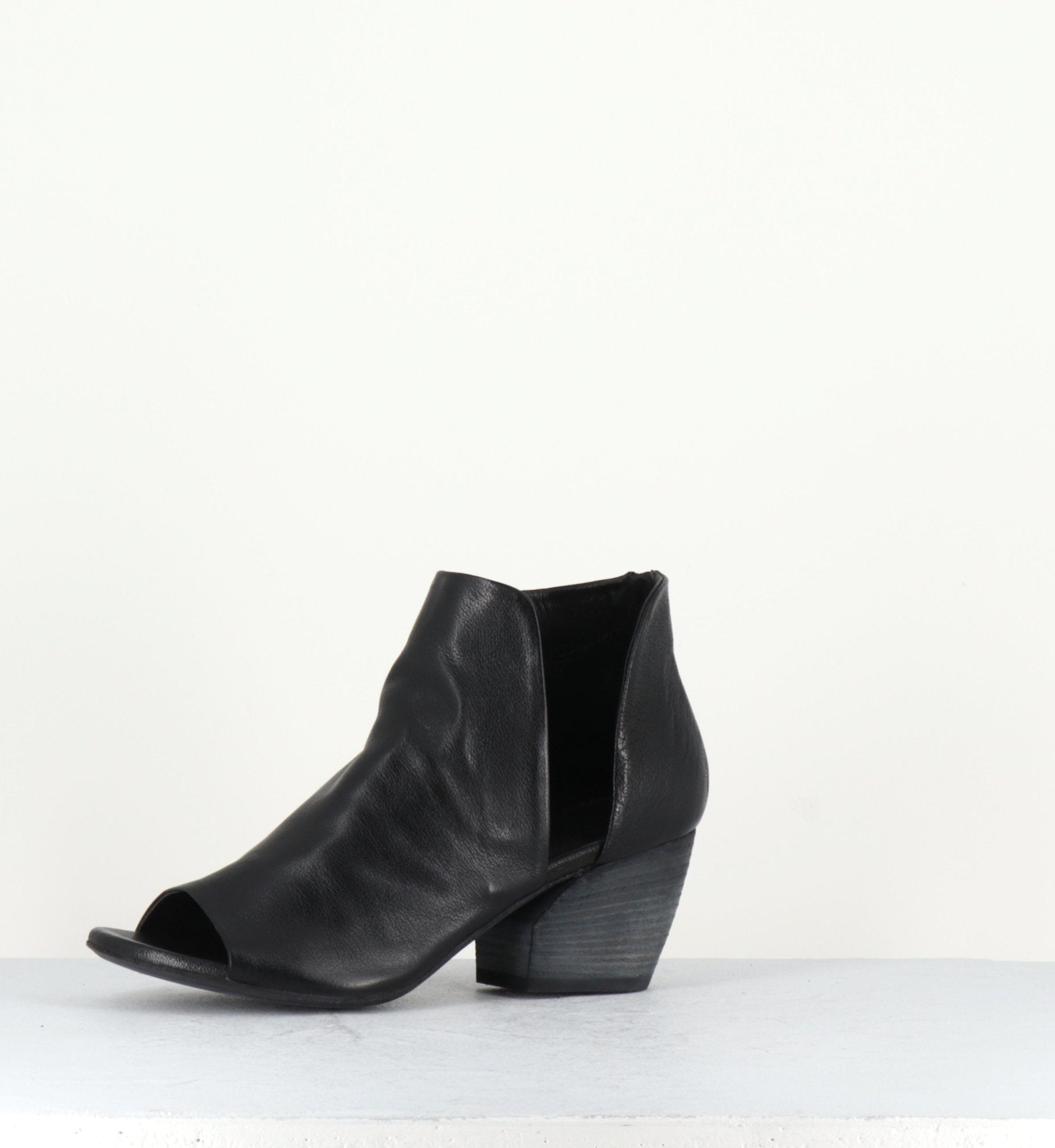 Bottines courtes à talons en cuir noir BLANC/012- Officine Creative