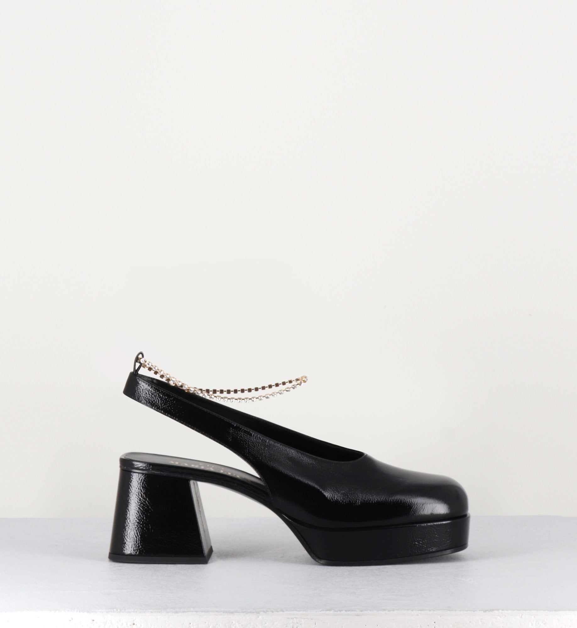 Escarpins look vintage en naplack noir - BLACK VIKY PLATFORM