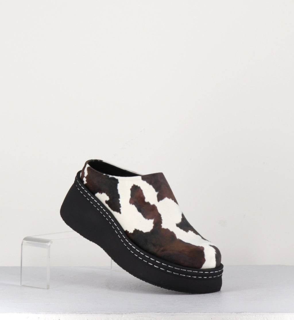 Mules Sabots Plateforme En Velours Imprim Vache KRISTI COW MULE mules-sabots-plateforme-en-velours-imprim-vache-kristi-cow-mule
