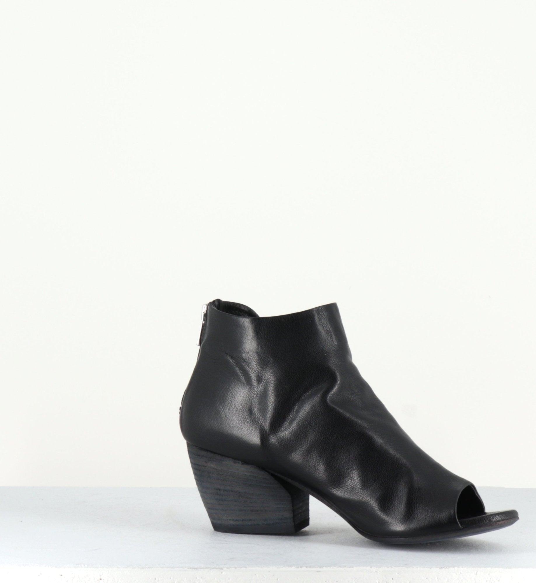 Bottines courtes à talons en cuir noir BLANC/012- Officine Creative