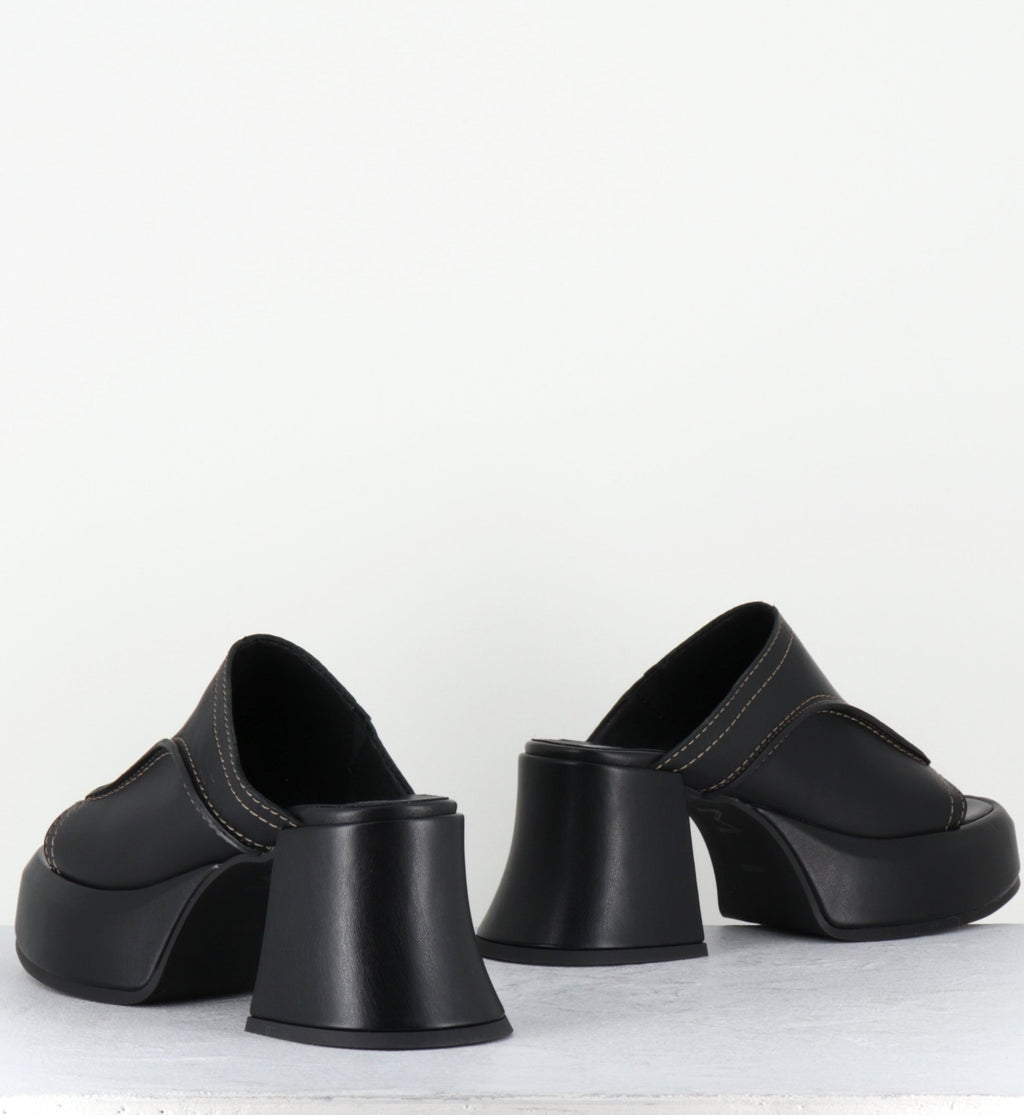 LOTA BLACK SANDAL