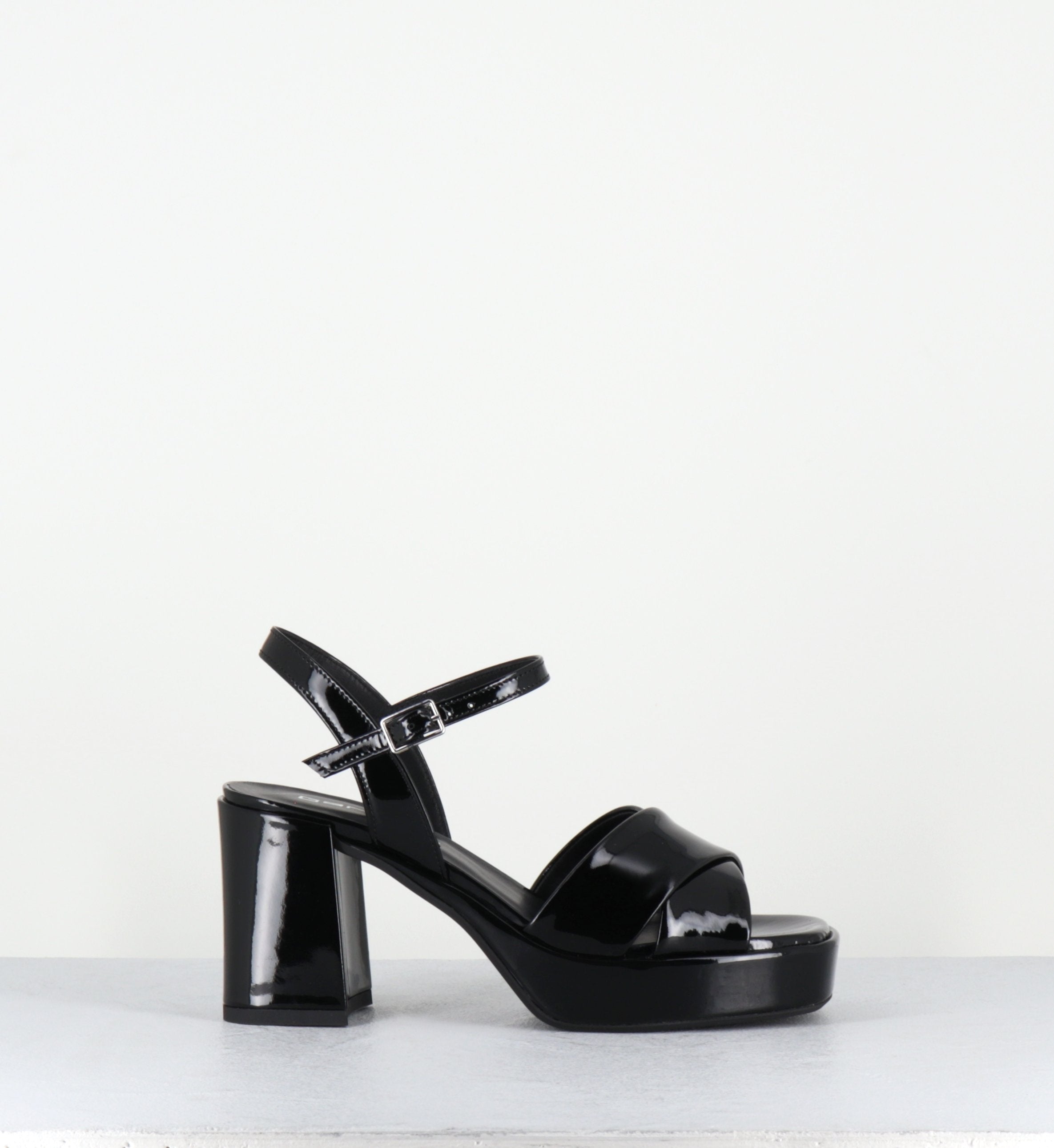 FEDA24 VERNICE NERO