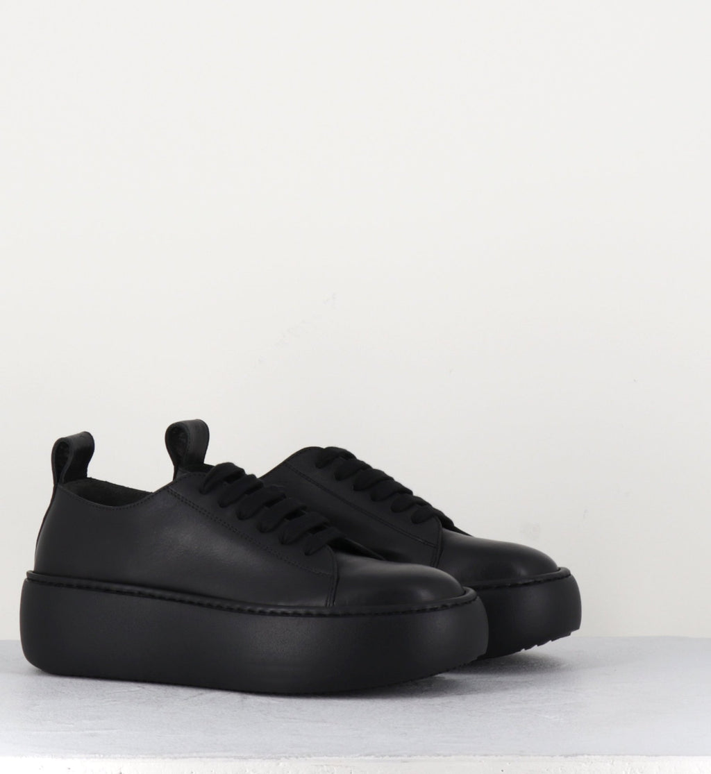 Baskets en cuir noir à lacets - A76CP CALF NERO