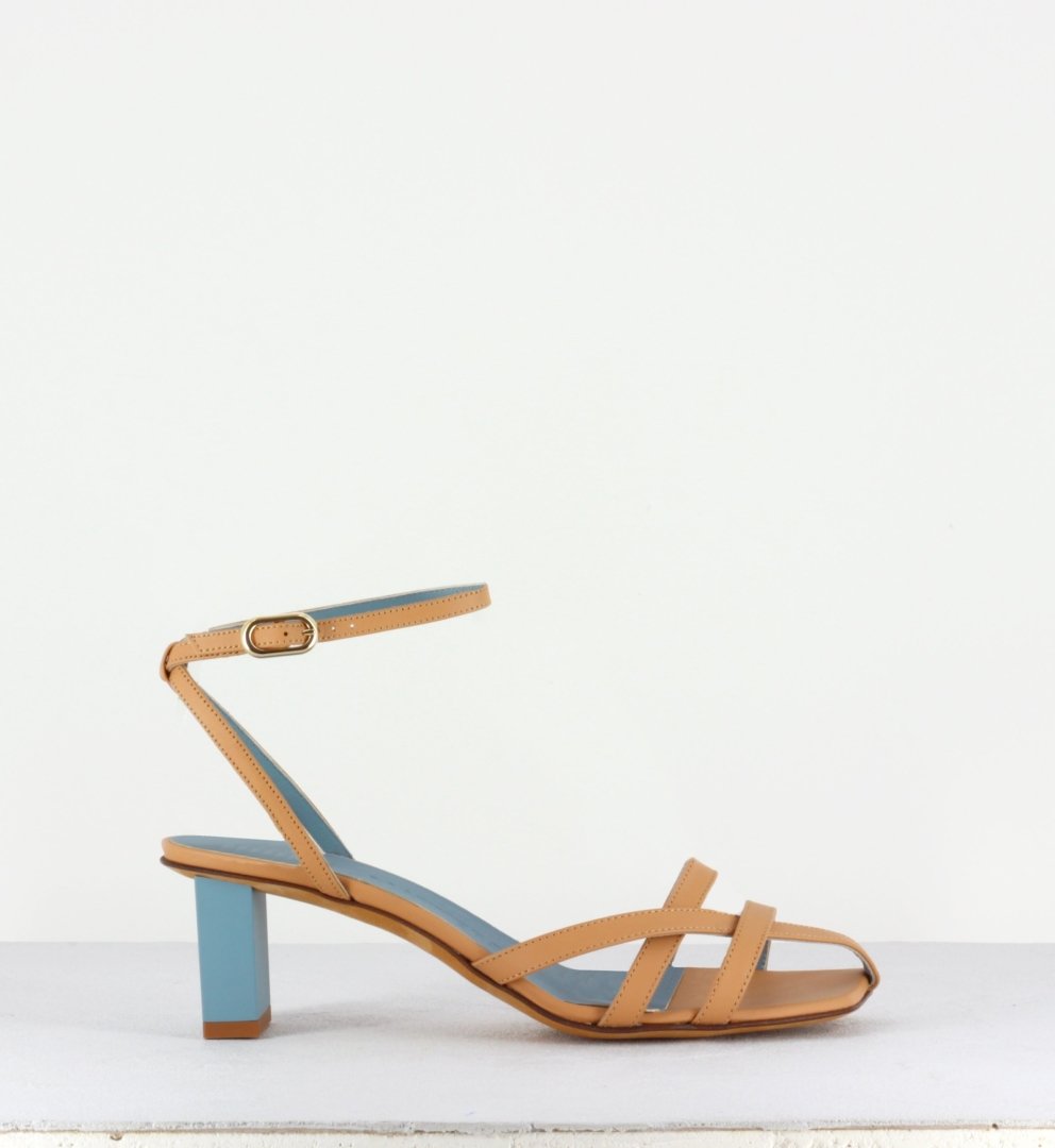 MIA SANDAL CARAMEL